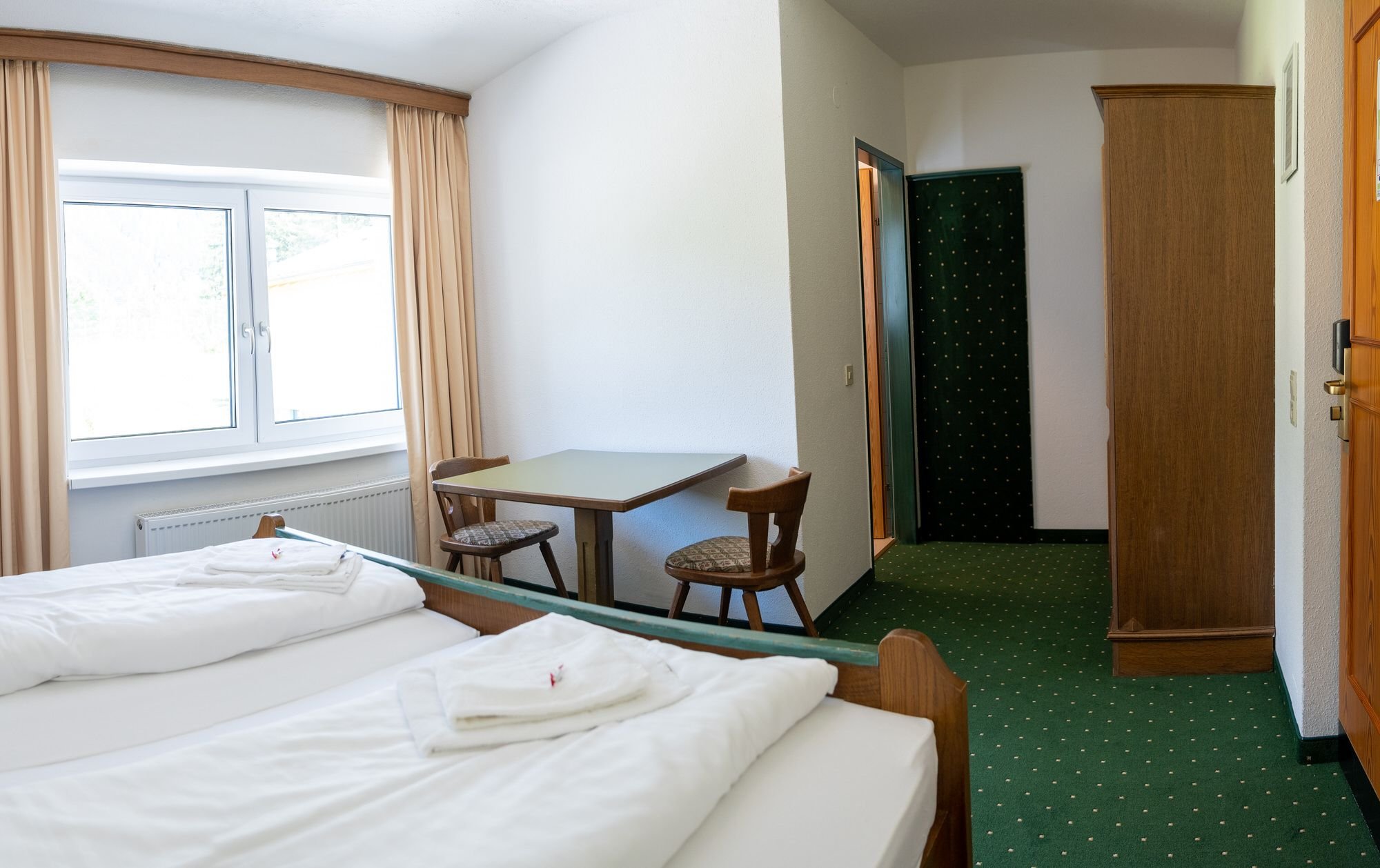 Einzel- & Doppelzimmer
