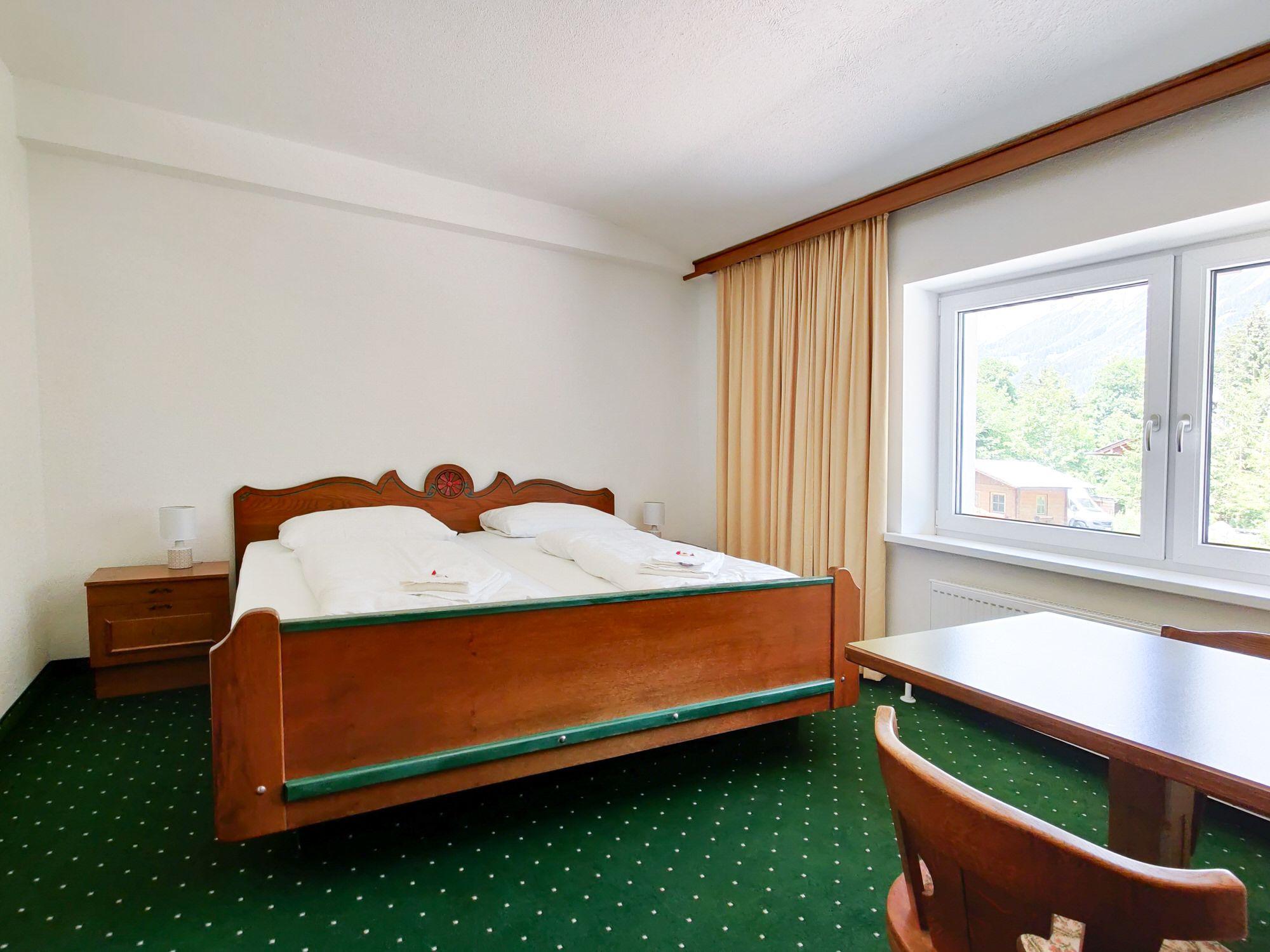 Einzel- & Doppelzimmer